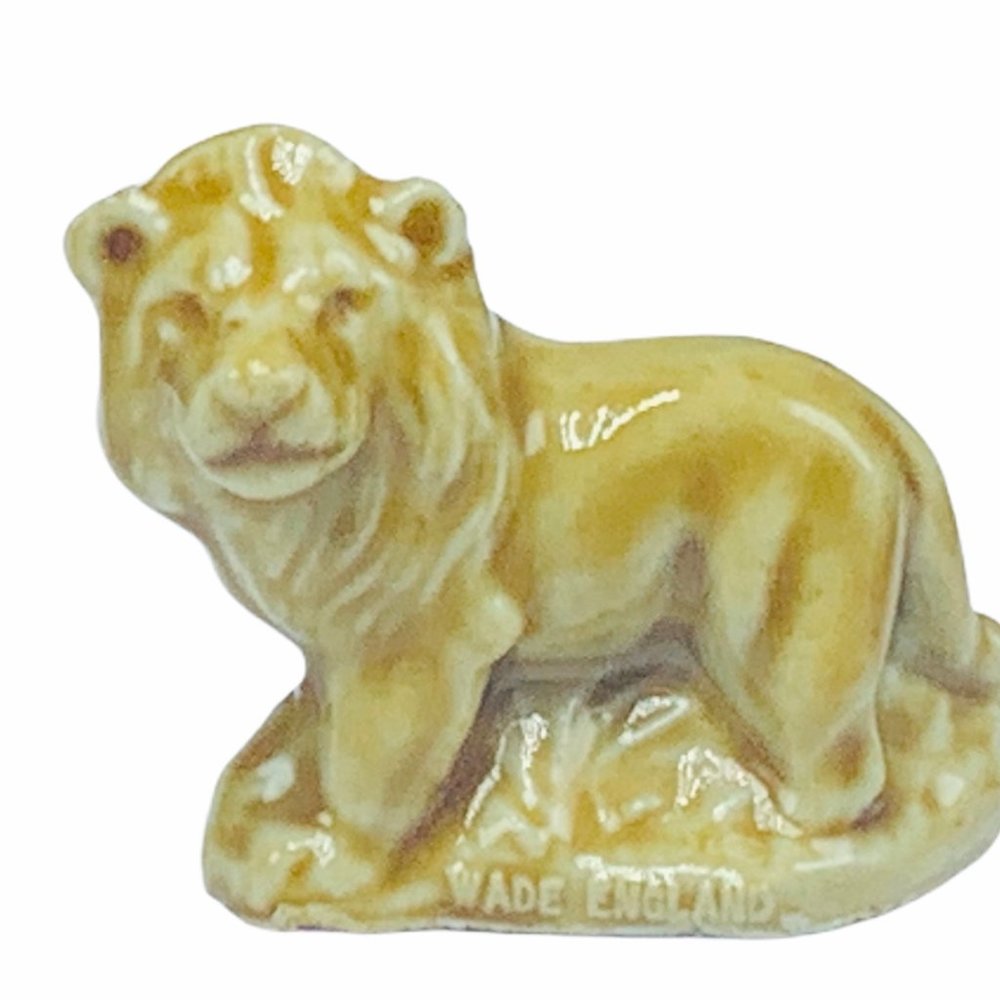 Lion Wade figurine England miniature vtg whimsies